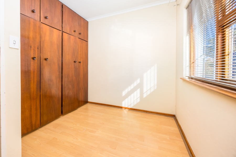 6 Bedroom Property for Sale in Vredekloof Western Cape